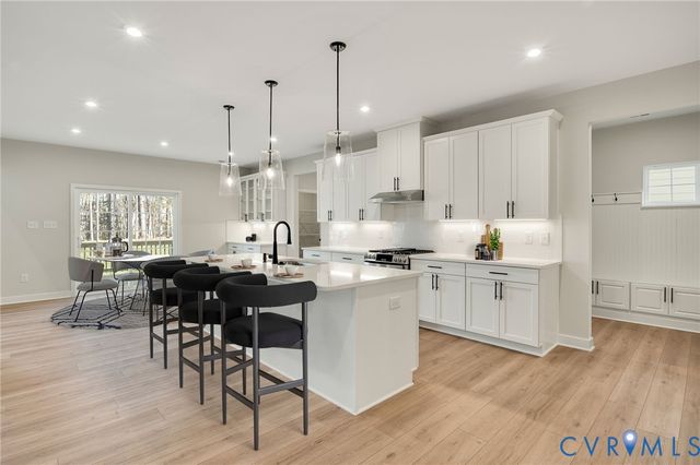 18724 Holly Crest Dr, Moseley, VA 23120