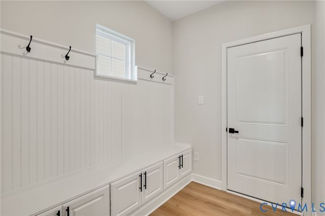 18724 Holly Crest Dr, Moseley, VA 23120