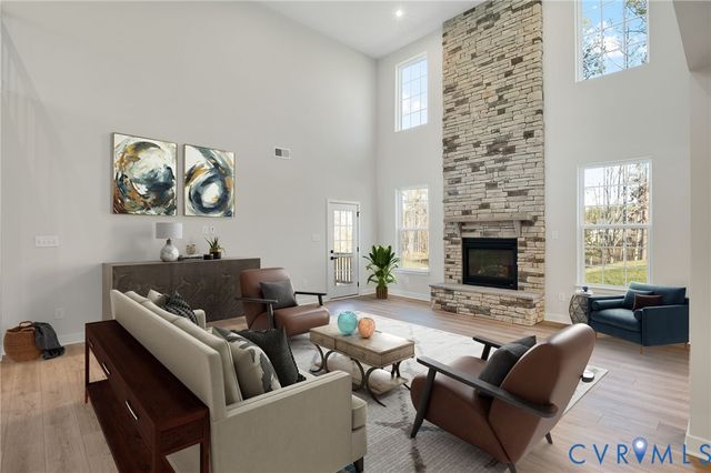 18724 Holly Crest Dr, Moseley, VA 23120