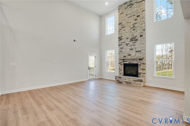 18724 Holly Crest Dr, Moseley, VA 23120