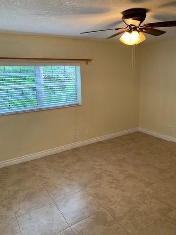 1907 NE 2nd Street 2, Deerfield Beach, FL 33441