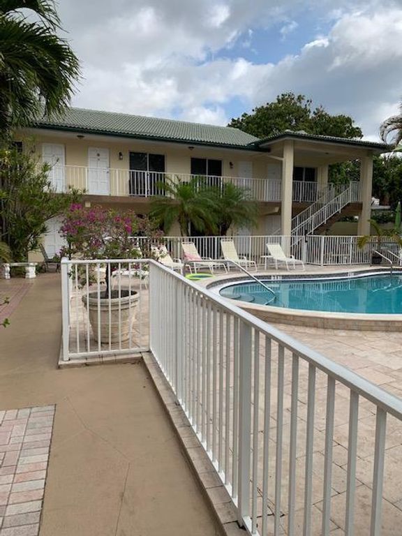1907 NE 2nd Street 2, Deerfield Beach, FL 33441