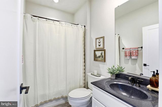 41306 STAGS LEAP DR, Aldie, VA 20105