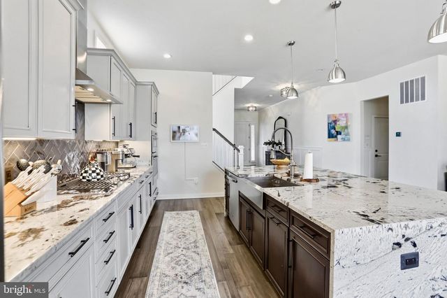 41306 STAGS LEAP DR, Aldie, VA 20105