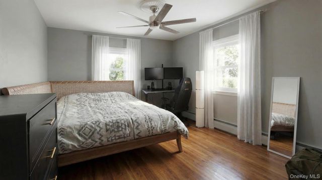 16 Tudor Road, Hicksville, NY 11801