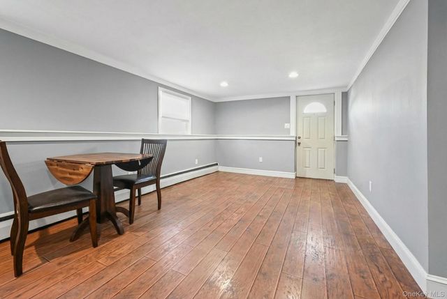 16 Tudor Road, Hicksville, NY 11801