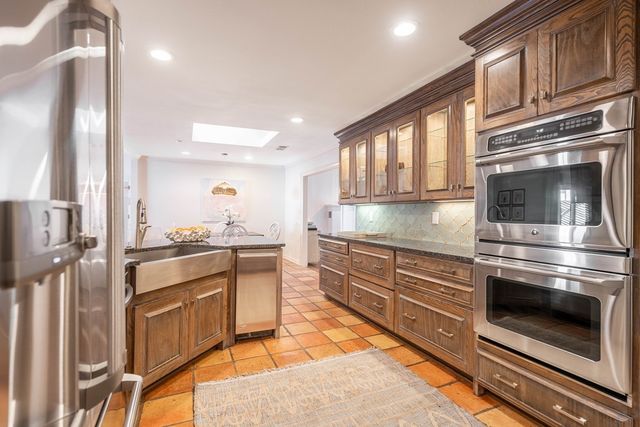 1202 Country Club Dr, Midland, TX 79701