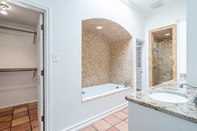 1202 Country Club Dr, Midland, TX 79701