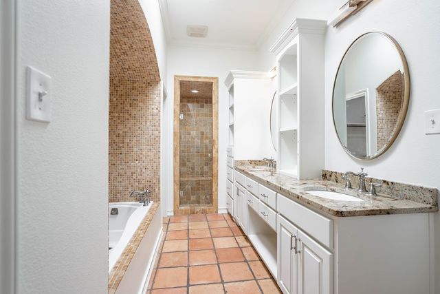 1202 Country Club Dr, Midland, TX 79701