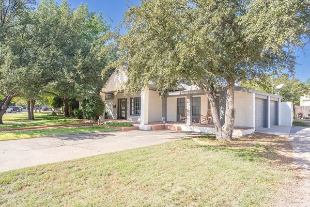 1202 Country Club Dr, Midland, TX 79701