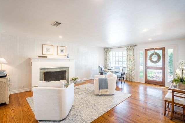 1202 Country Club Dr, Midland, TX 79701