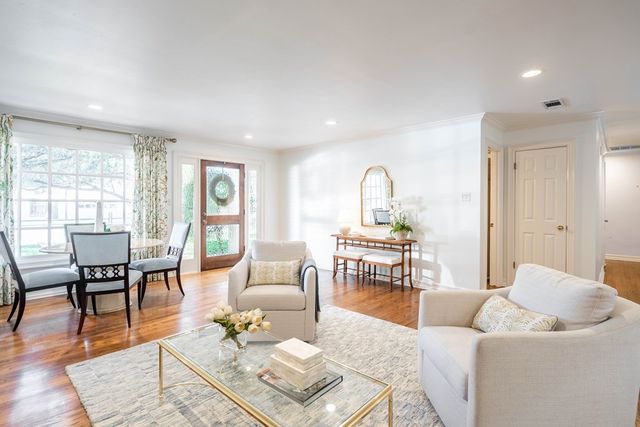 1202 Country Club Dr, Midland, TX 79701