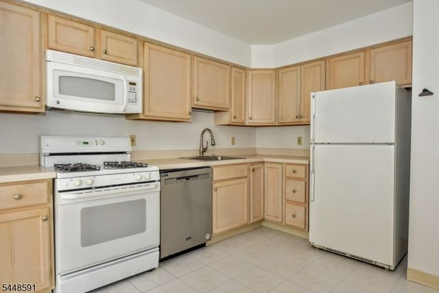 125 Orchard Park 125, Allendale Boro, NJ 07401