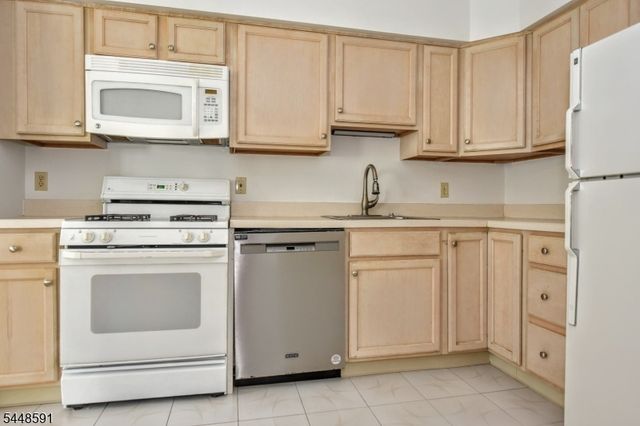 125 Orchard Park 125, Allendale Boro, NJ 07401
