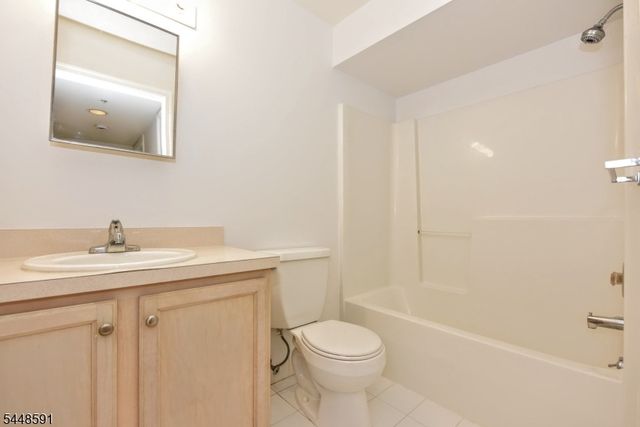 125 Orchard Park 125, Allendale Boro, NJ 07401