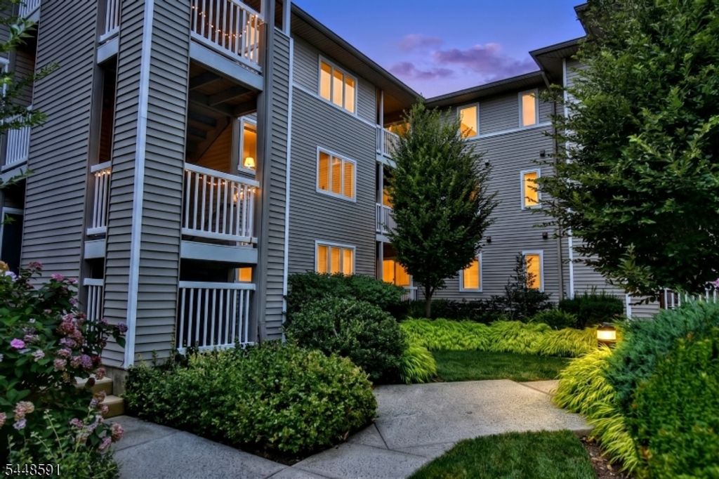 125 Orchard Park 125, Allendale Boro, NJ 07401