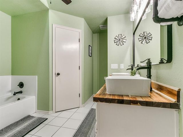 2800 Allspice Run, Norman, OK 73026