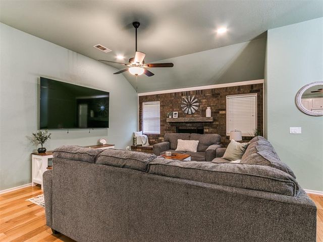 2800 Allspice Run, Norman, OK 73026
