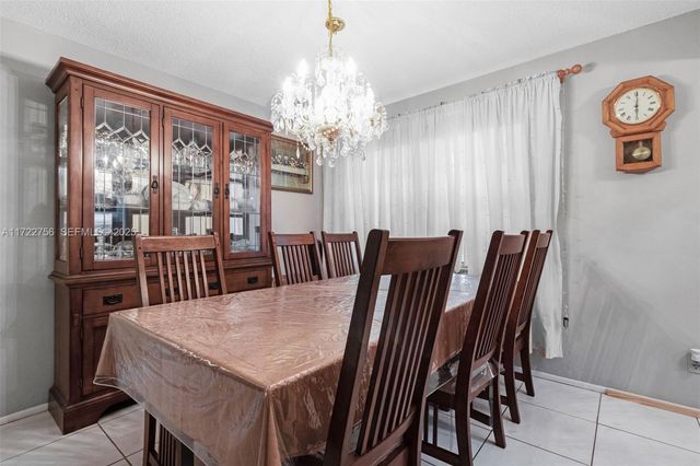 4000 NW 44th Avenue 205, Lauderdale Lakes, FL 33319