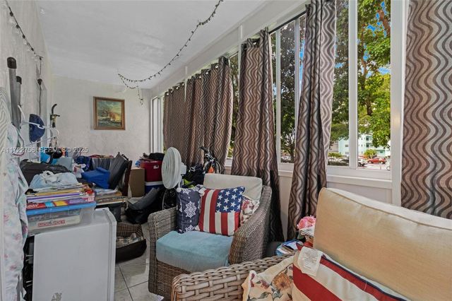 4000 NW 44th Avenue 205, Lauderdale Lakes, FL 33319