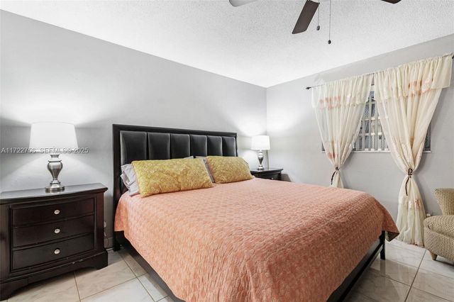 4000 NW 44th Avenue 205, Lauderdale Lakes, FL 33319