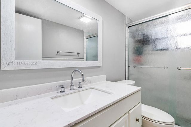 4000 NW 44th Avenue 205, Lauderdale Lakes, FL 33319