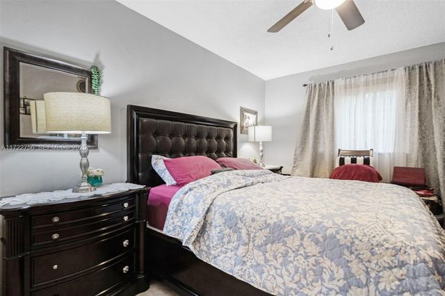 4000 NW 44th Avenue 205, Lauderdale Lakes, FL 33319