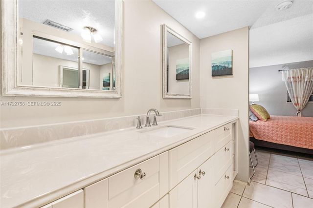 4000 NW 44th Avenue 205, Lauderdale Lakes, FL 33319
