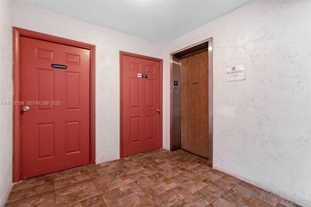 4000 NW 44th Avenue 205, Lauderdale Lakes, FL 33319