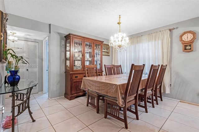 4000 NW 44th Avenue 205, Lauderdale Lakes, FL 33319