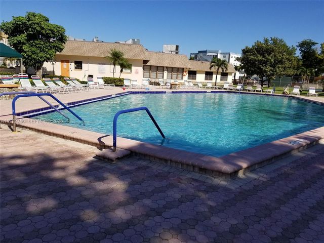 4000 NW 44th Avenue 205, Lauderdale Lakes, FL 33319