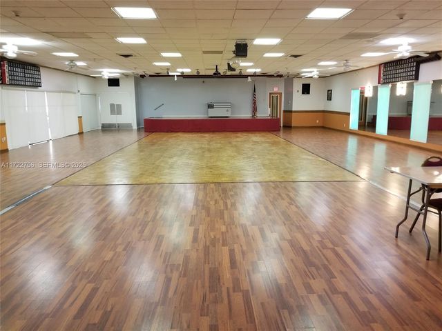 4000 NW 44th Avenue 205, Lauderdale Lakes, FL 33319