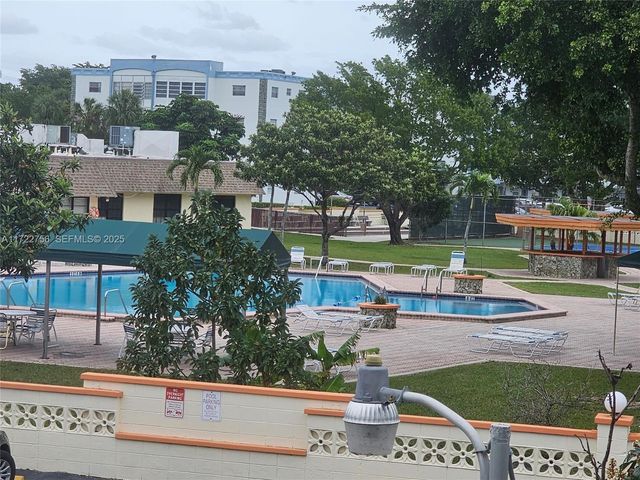 4000 NW 44th Avenue 205, Lauderdale Lakes, FL 33319
