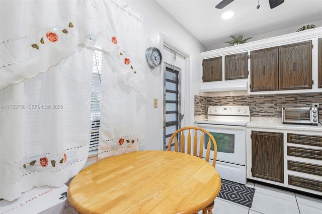 4000 NW 44th Avenue 205, Lauderdale Lakes, FL 33319