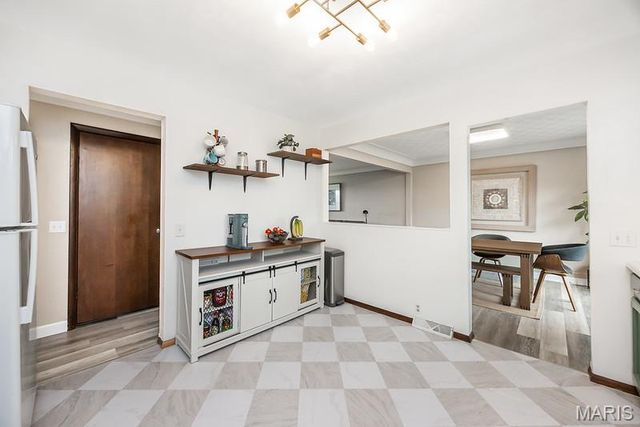 2340 Marine Road, Highland, IL 62249