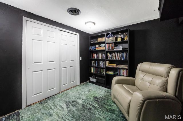 2340 Marine Road, Highland, IL 62249