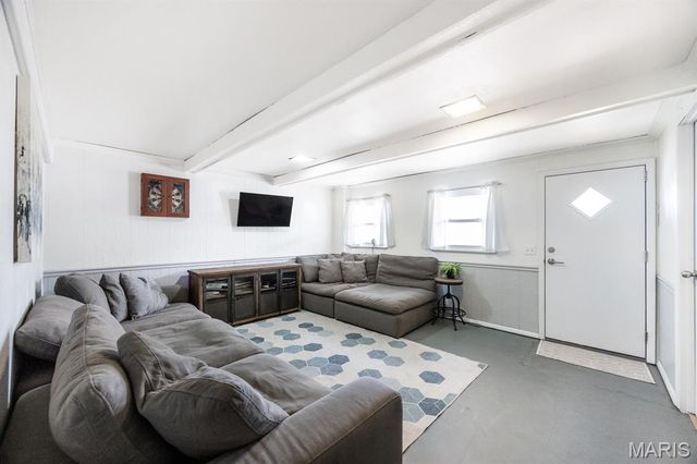 2340 Marine Road, Highland, IL 62249