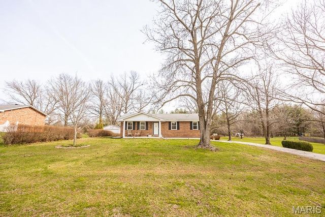 2340 Marine Road, Highland, IL 62249