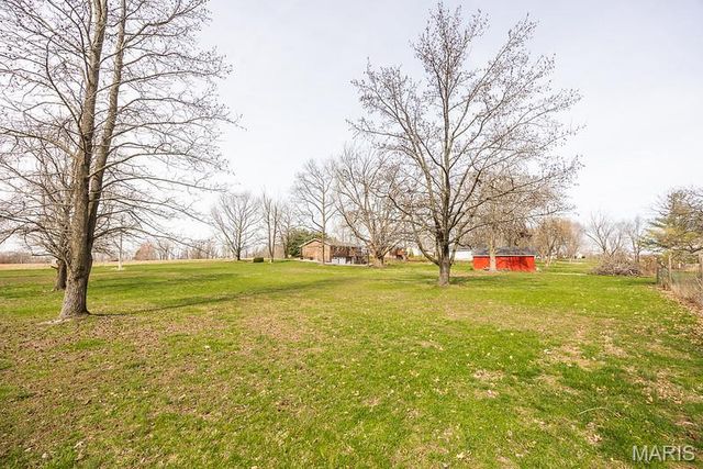 2340 Marine Road, Highland, IL 62249