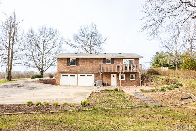 2340 Marine Road, Highland, IL 62249