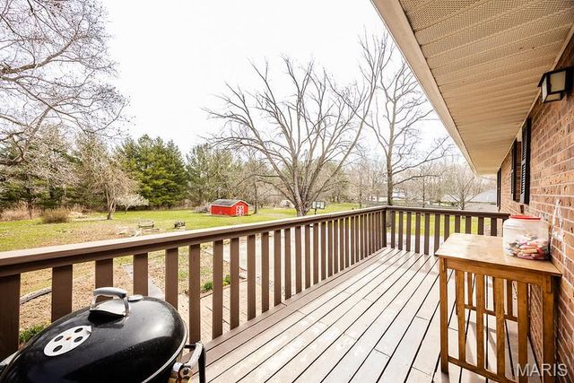 2340 Marine Road, Highland, IL 62249