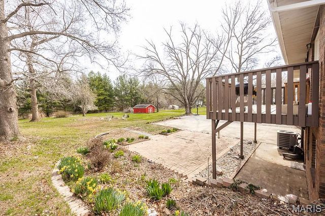 2340 Marine Road, Highland, IL 62249