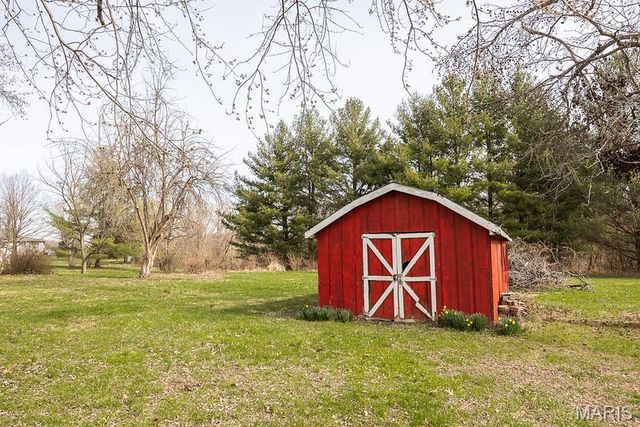 2340 Marine Road, Highland, IL 62249