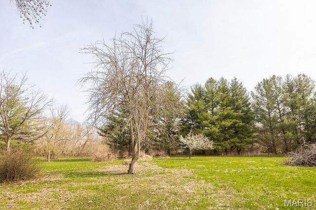 2340 Marine Road, Highland, IL 62249