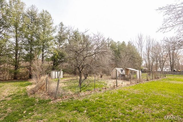 2340 Marine Road, Highland, IL 62249