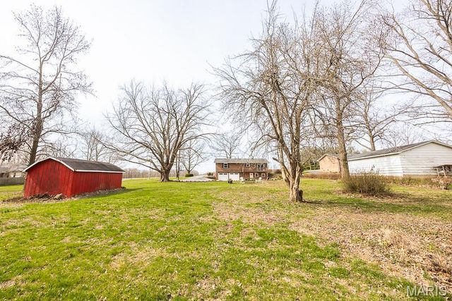 2340 Marine Road, Highland, IL 62249