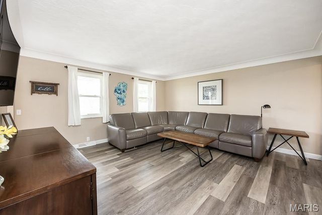 2340 Marine Road, Highland, IL 62249