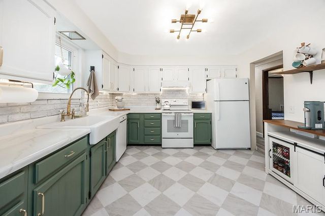 2340 Marine Road, Highland, IL 62249