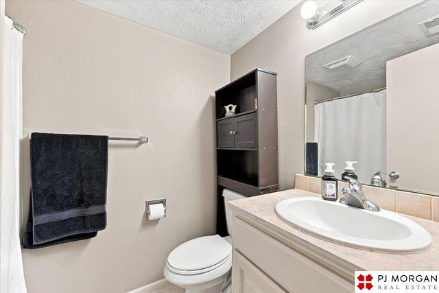 15446 Briar Street, Omaha, NE 68138