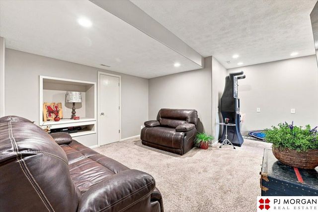 15446 Briar Street, Omaha, NE 68138